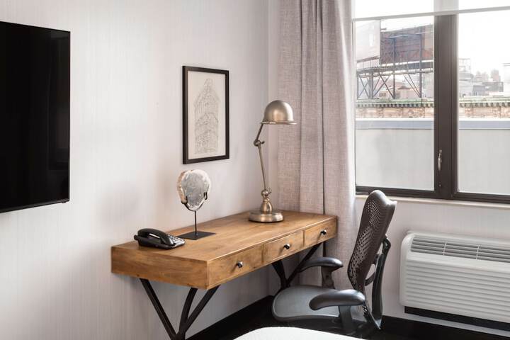 1 King Mobility Accessible with Bathtub (21 of 22)