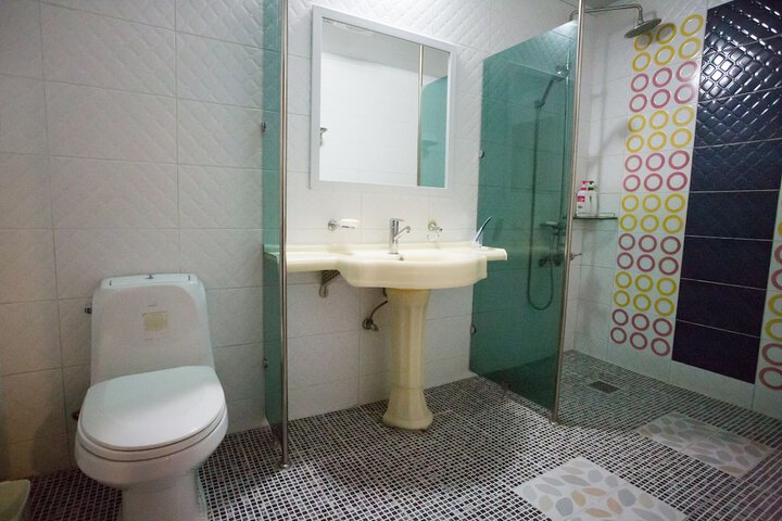 Room 34 of 38