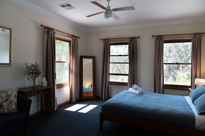 Room 2 of 67