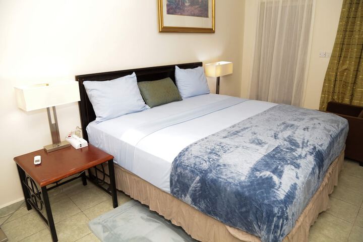 Room 6 of 35