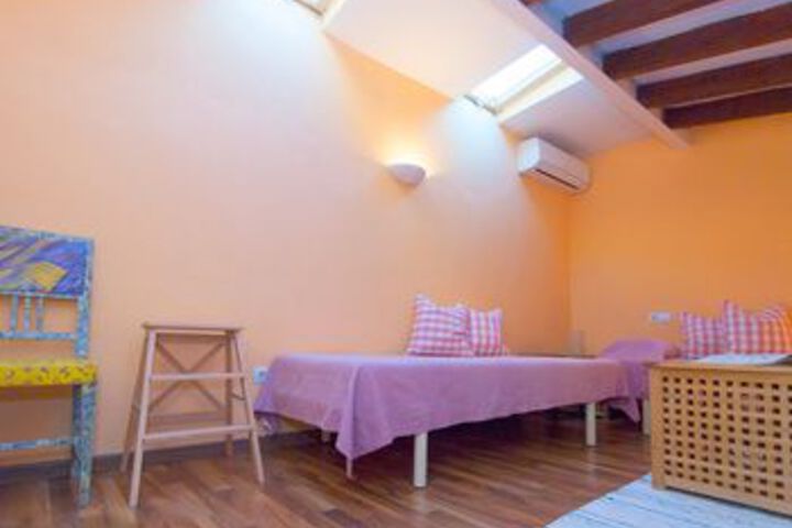 Room 6 of 20