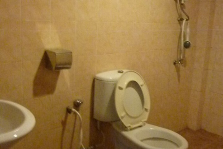 Room 12 of 17