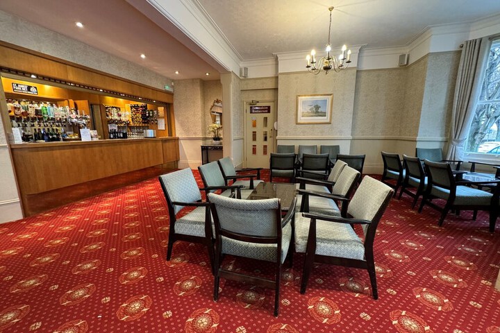 Lounge 40 of 59