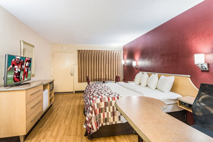 Superior King Bed (2 of 6)