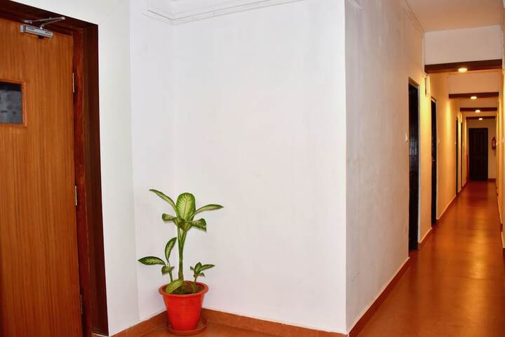 Ballroom/Hall 38 of 44