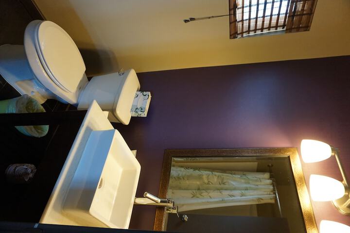 Bathroom sink
