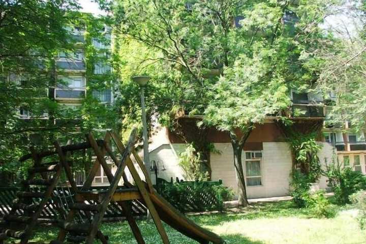 Children's play area - outdoor