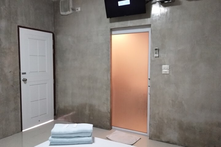 Room 8 of 20