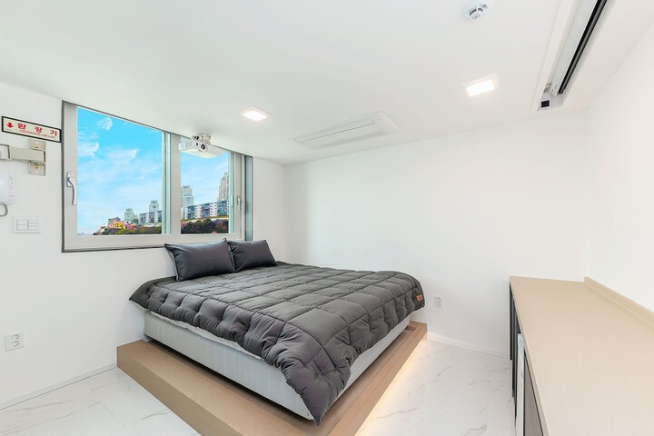 Room 25 of 54