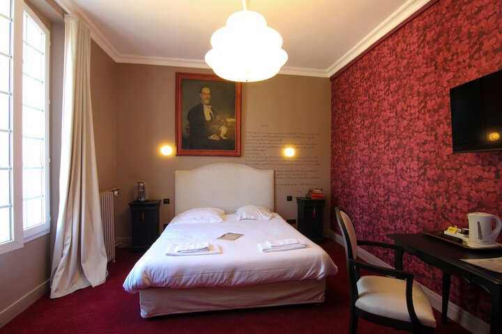 Room 5 of 75