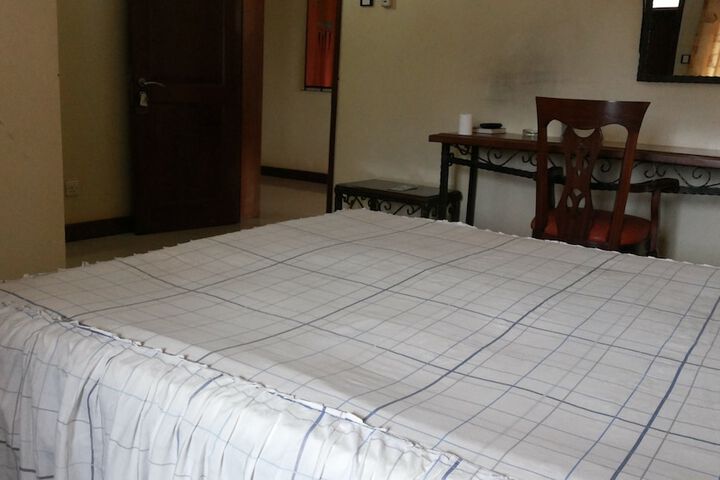 Room 8 of 72