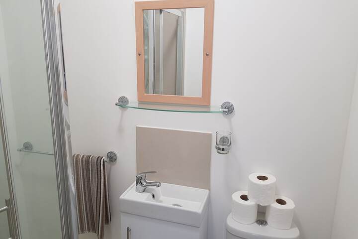 Room 12 of 25