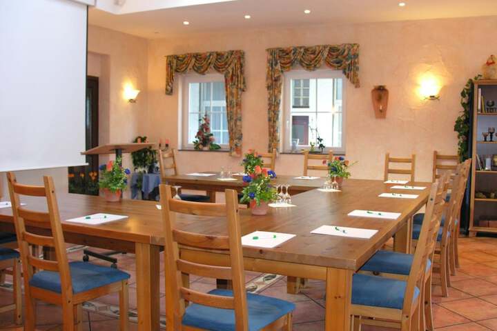 Dining 45 of 56