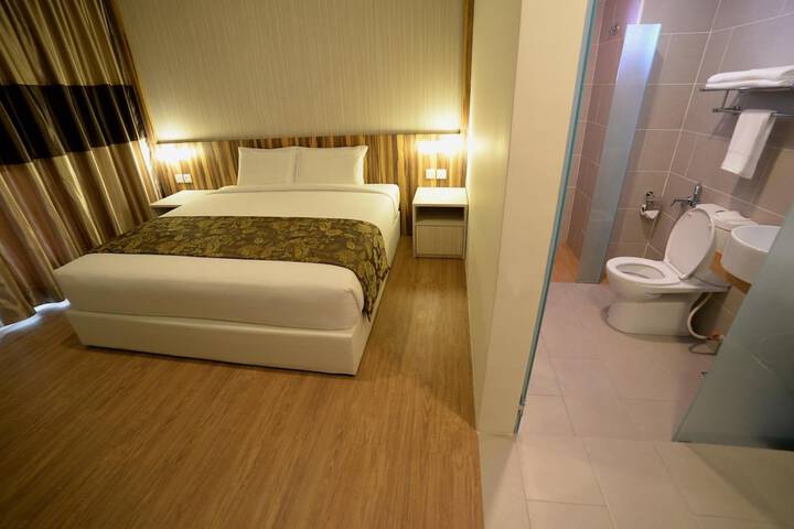 Room 12 of 30
