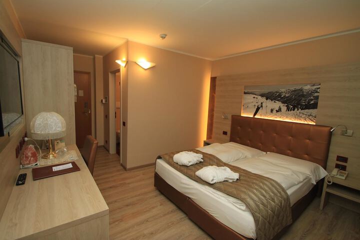 Room 13 of 81