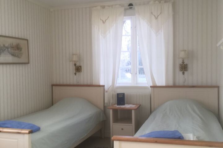 Room 27 of 71
