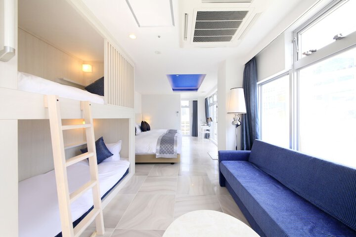 Room 5 of 125