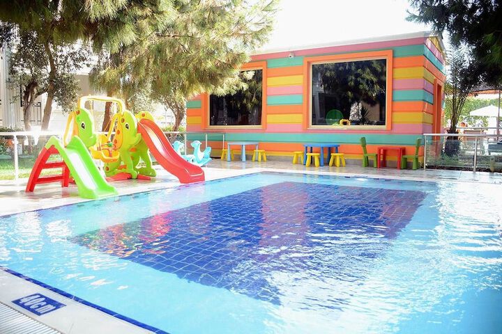 Pool 10 of 77
