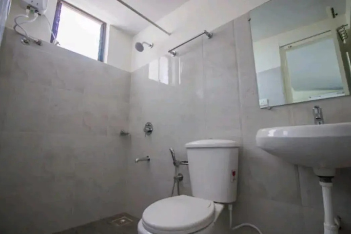 Room 4 of 5