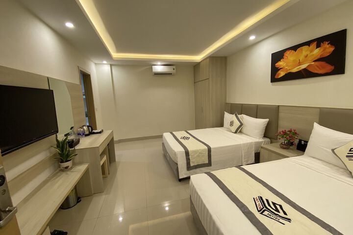Room 11 of 24