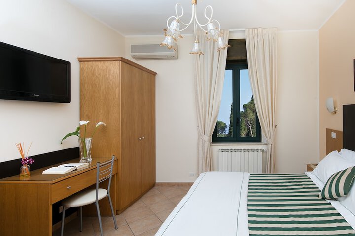 Room 7 of 86