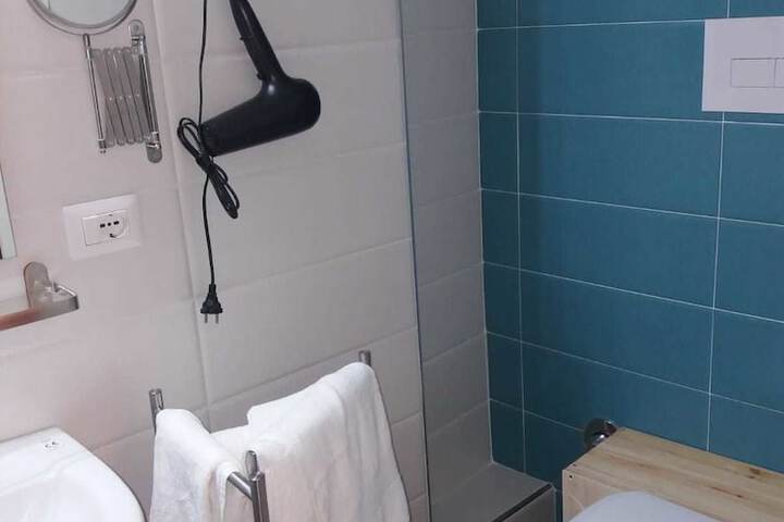 Room 16 of 21