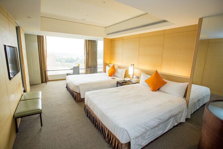 Room 44 of 145