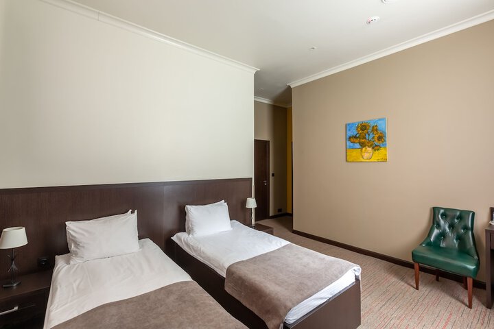 Room 5 of 25