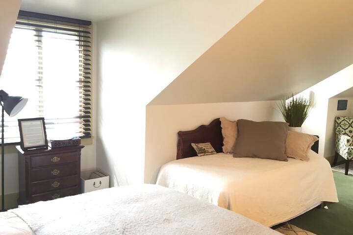 Room 7 of 42