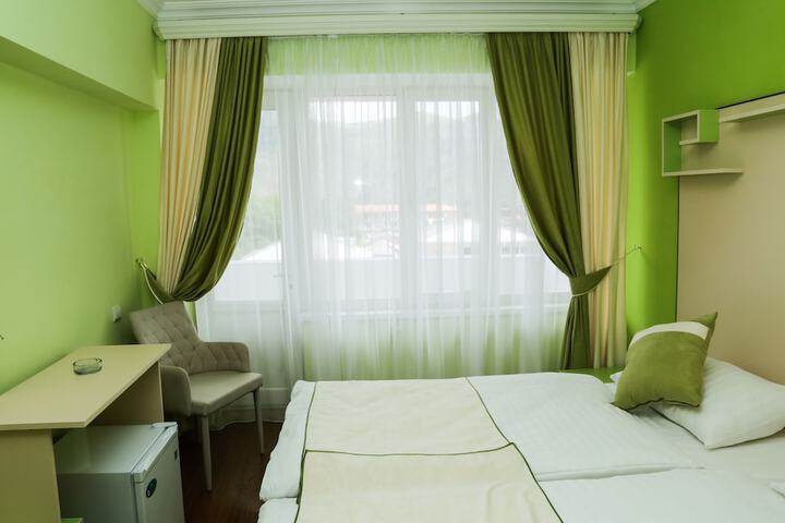 Room 5 of 48