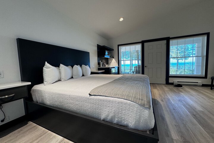 Room 145 of 220