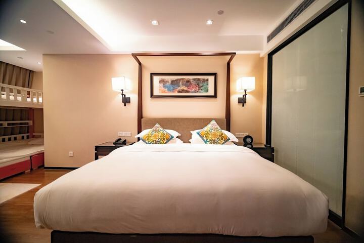 Room 22 of 111