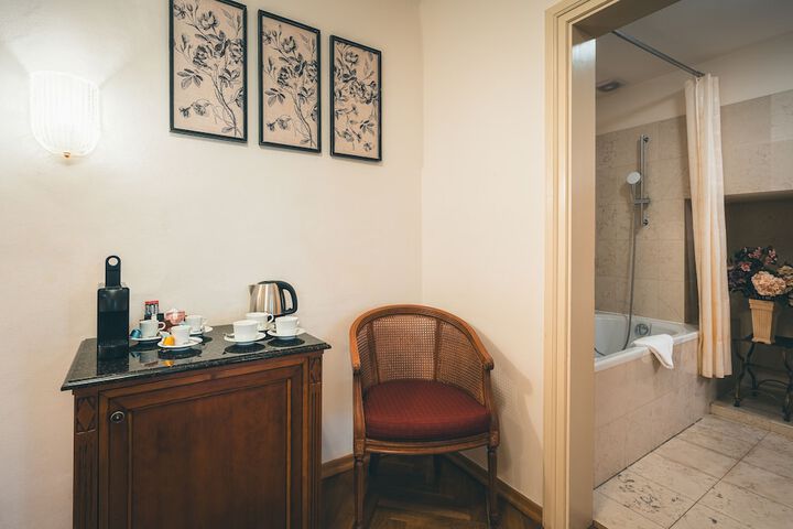 Room 46 of 136