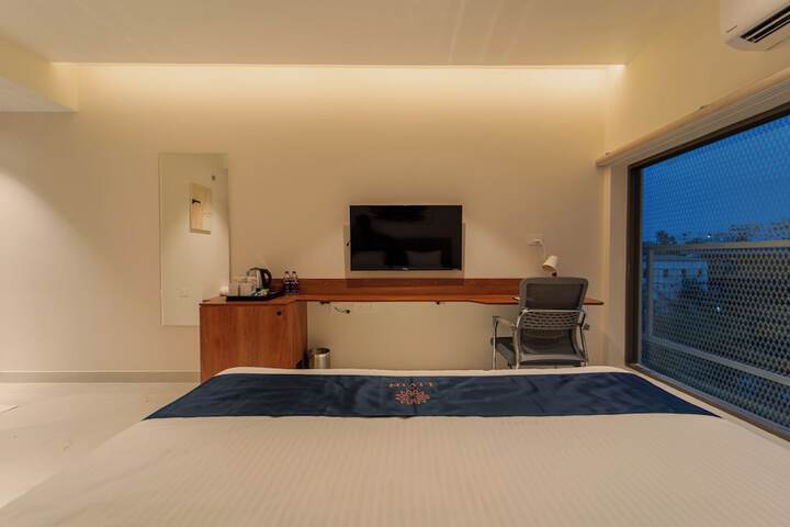 Room 3 of 9