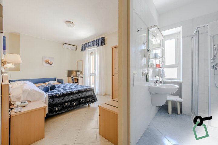 Room 30 of 69