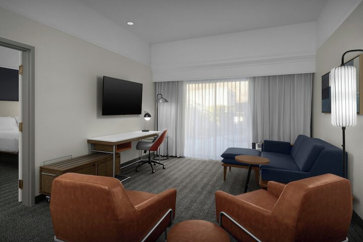 Room 13 of 35