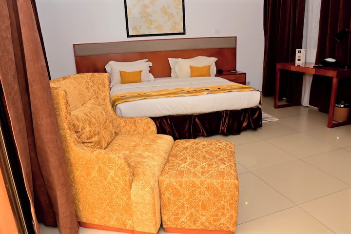 Room 37 of 74