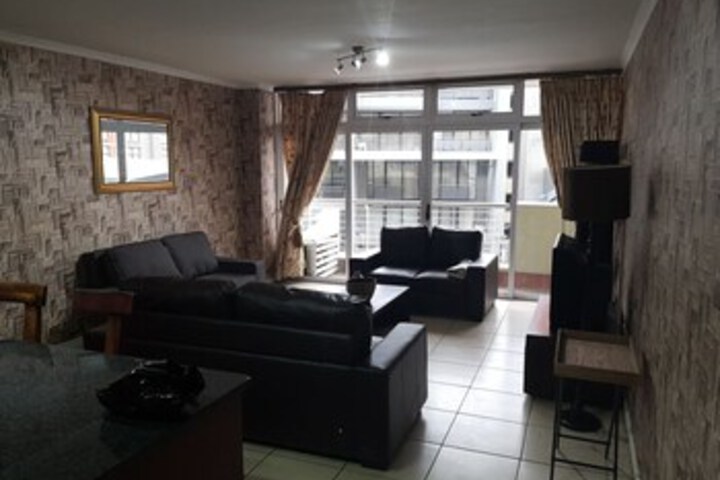 Room 4 of 8