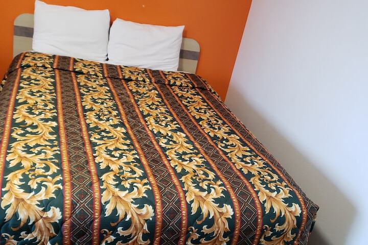 2 Double Beds (10 of 10)