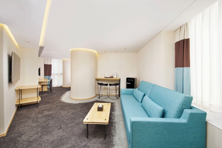 Room 15 of 21