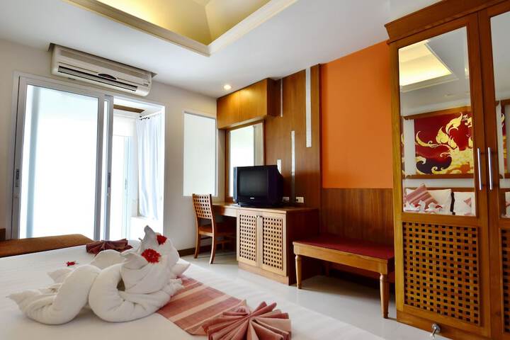 Room 3 of 74