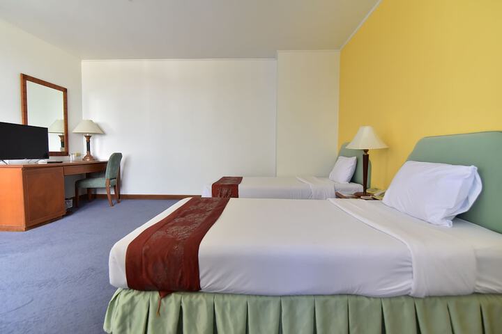 Room 32 of 86