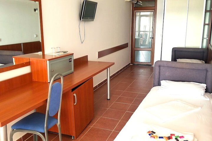 Room 21 of 100