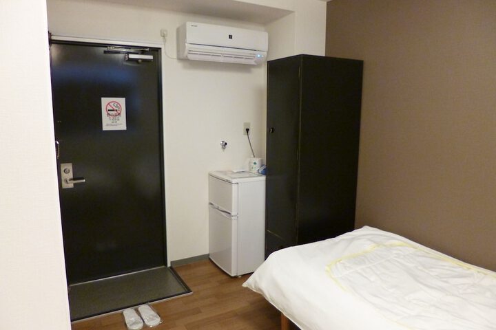 Room 14 of 110
