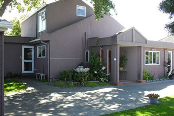Purple der House Accommodation