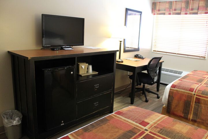 Standard Double Room 2 Queen Beds (1 of 2)