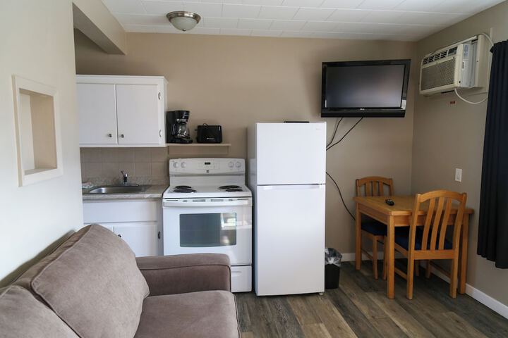 Room 100 of 176