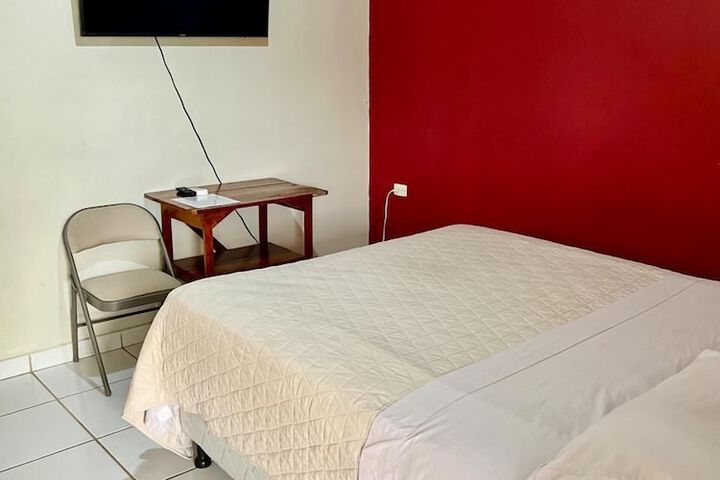 Room 7 of 32