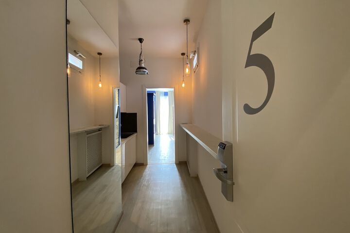Room 5 of 71