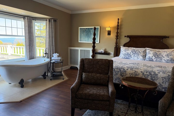 Room 8 of 46